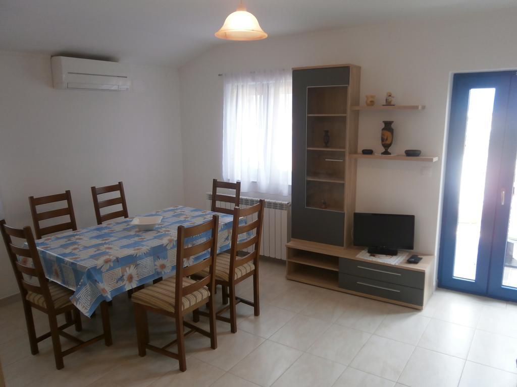 Apartments Crncic Šilo Habitación foto